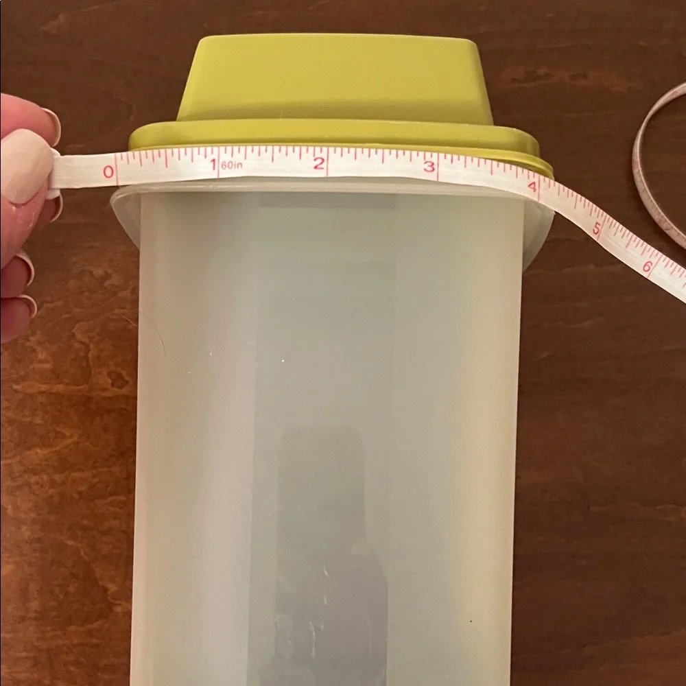 Tupperware Green and White Kitchen Storage Containers - Picture 10 of 11